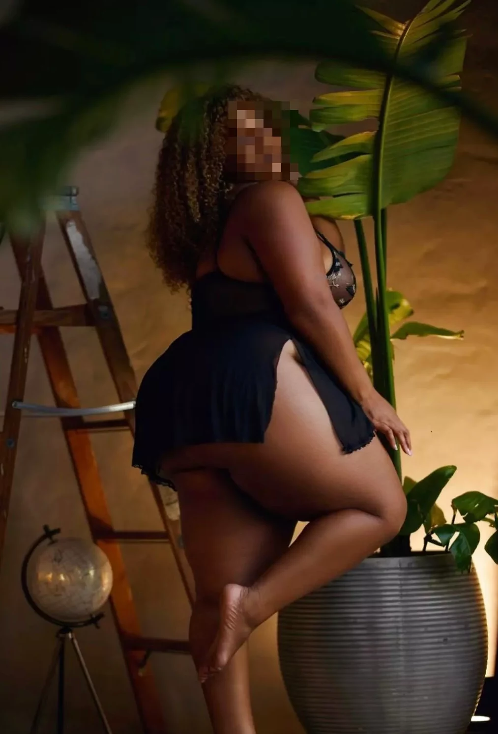 מארחת רק אותך מארחת רק אותך