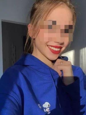 אוקראינית בלונדינית הגיעה לעיר אוקראינית בלונדינית הגיעה לעיר