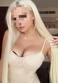 בלונדינית מדהימה בתל אביב בלונדינית מדהימה בתל אביב